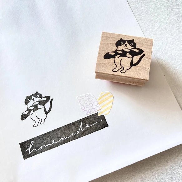 Hankodori はんこどり 0123 - Cat with baguette