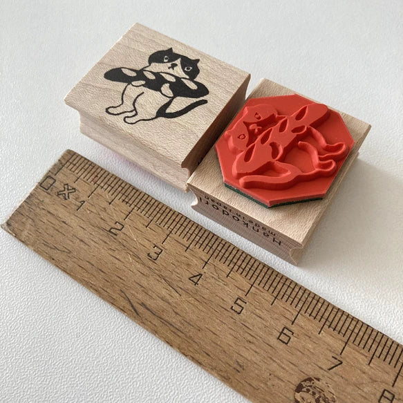 Hankodori はんこどり 0123 - Cat with baguette