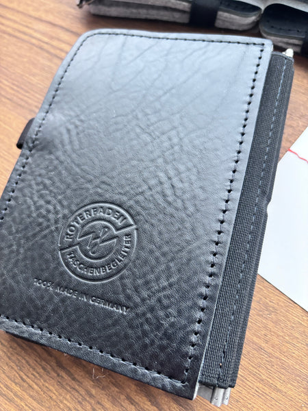 Roterfaden Taschenbegleiter x TSS Collaboration A6 Size TSS_25