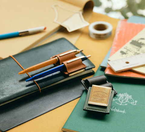 2026 PRE-ORDER Clip Pen Holder - Pull-up Leather