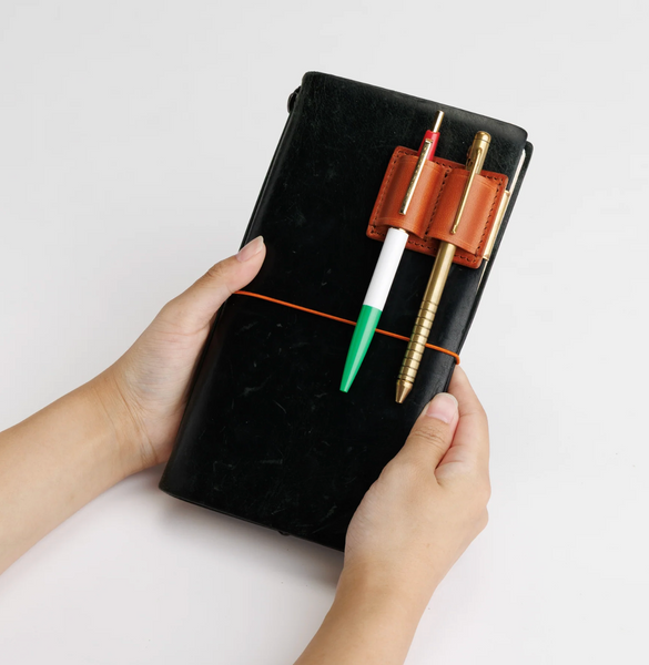 2026 PRE-ORDER Clip Pen Holder - Pull-up Leather