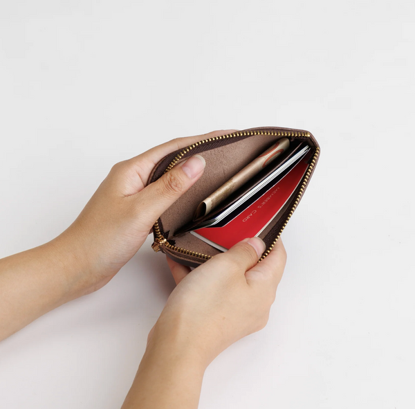 2026 PRE-ORDER Card Wallet - Pull-up Leather